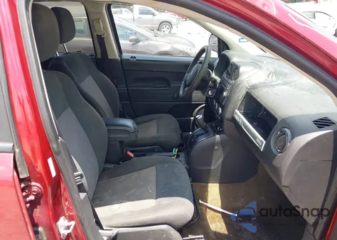 2017 Jeep Compass Sport Fwd z USA, uszkodzony, nr VIN 1C4NJCBA2HD132188